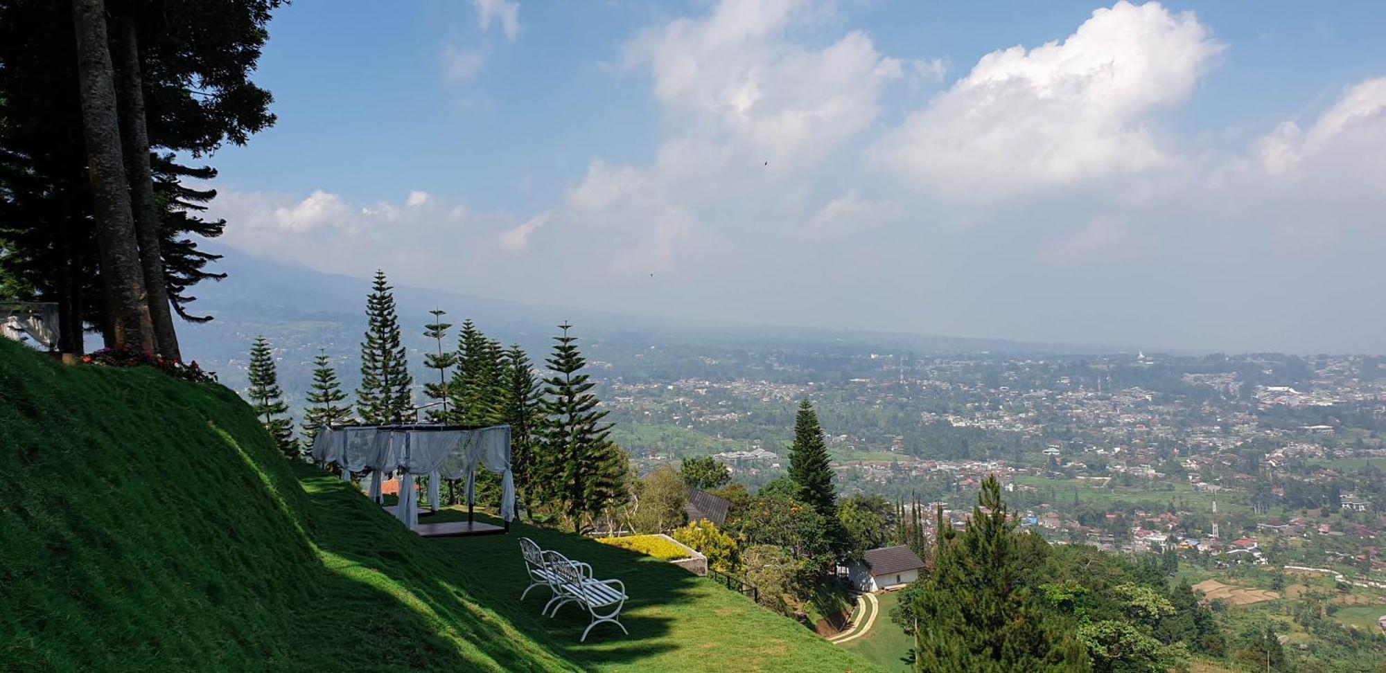 Damar Langit Resort Cisarua Buitenkant foto