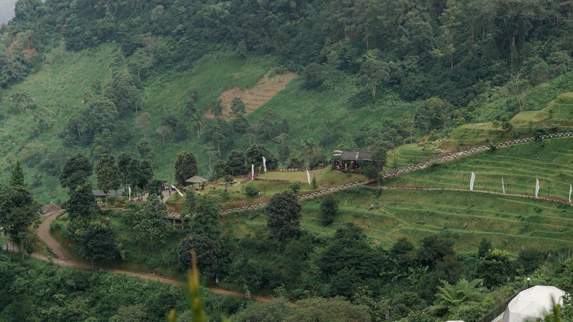 Damar Langit Resort Cisarua Buitenkant foto